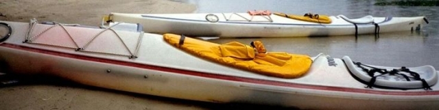  封闭式甲板皮划艇 